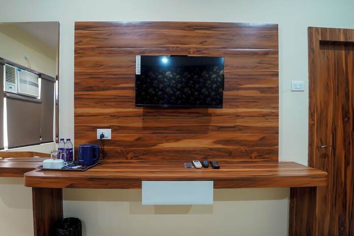 Room 8 of 32