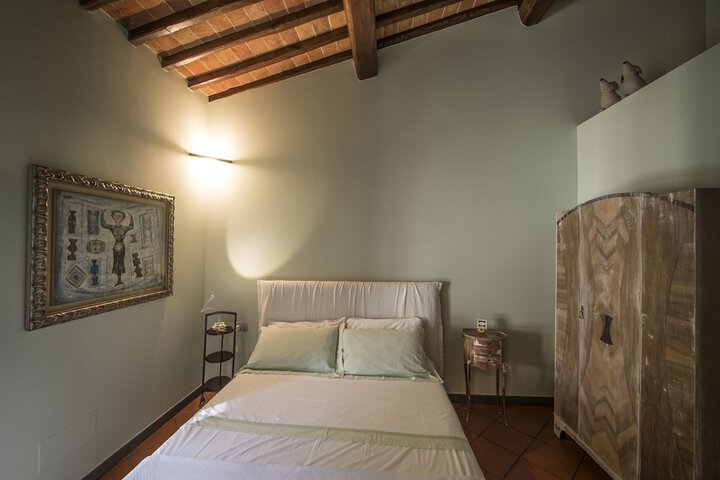 Room 3 of 85