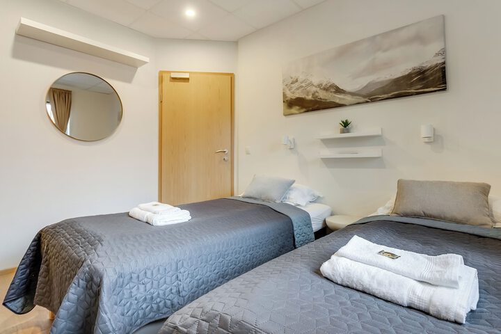 Room 9 of 34