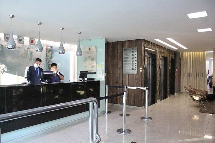 Check-in/check-out kiosk