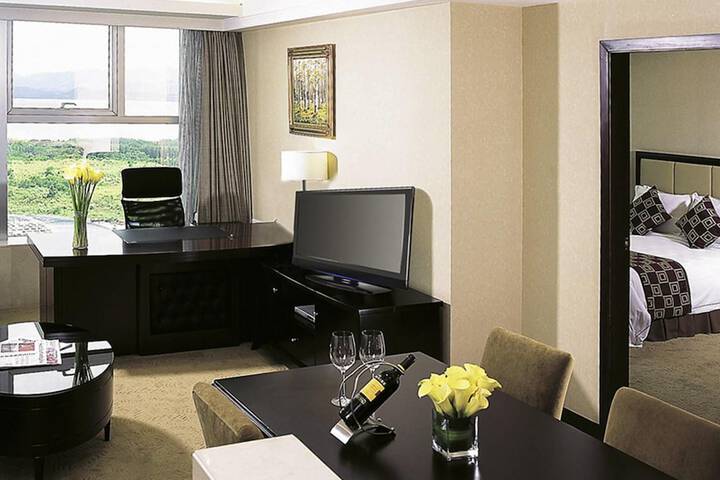 Room 30 of 72