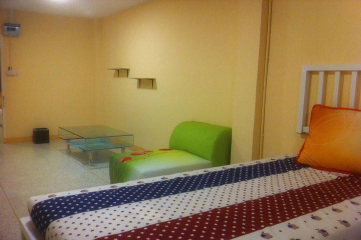 Room 9 of 11