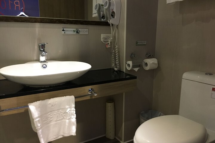 Room 20 of 49