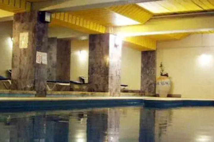 Pool 5 of 7