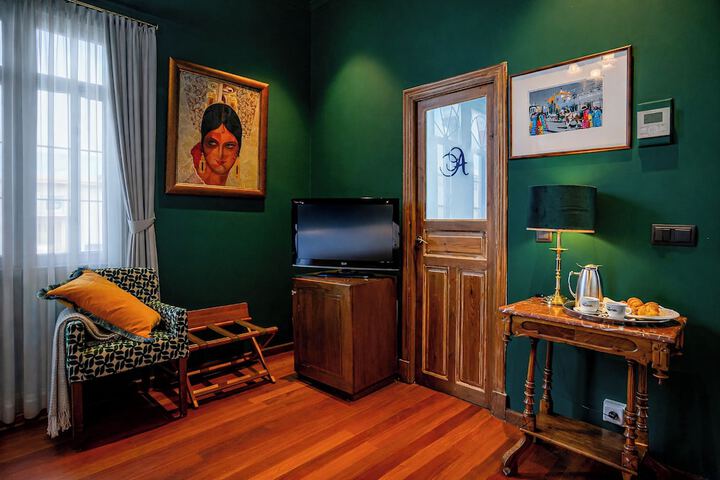 Room 17 of 43