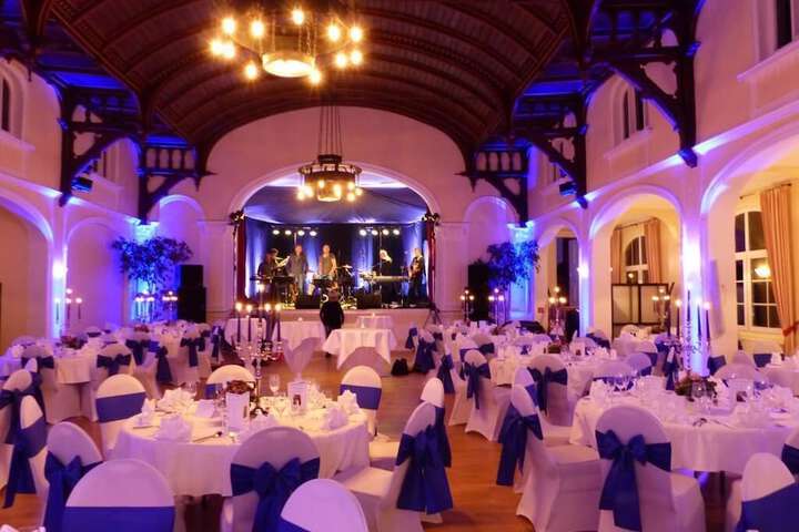 Ballroom/Hall 34 of 40