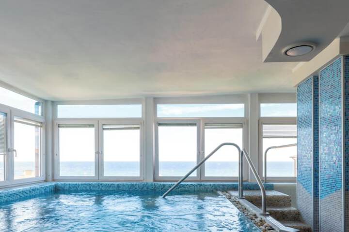 Pool 53 of 71