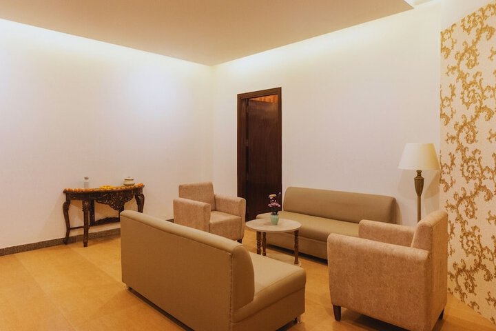 Room 33 of 73