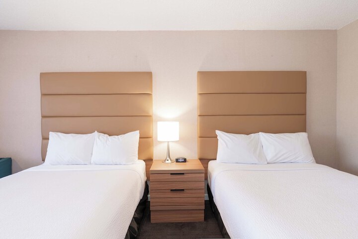 Room 9 of 36