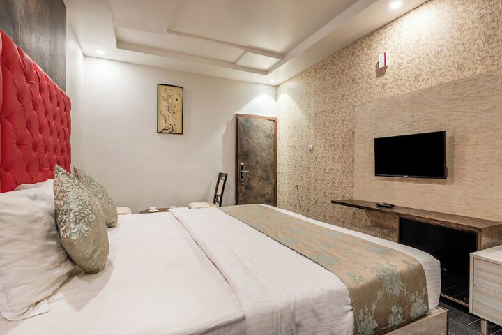 Room 10 of 48
