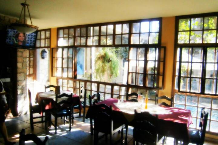 Dining 11 of 28