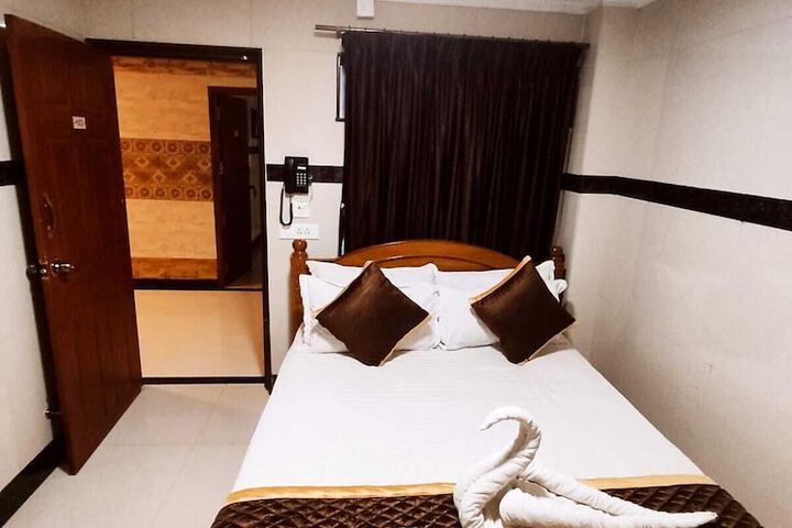 Room 32 of 50