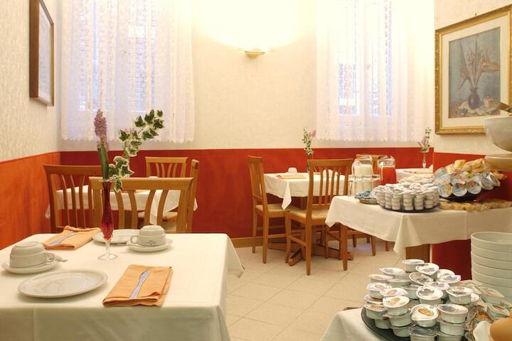 Dining Photos