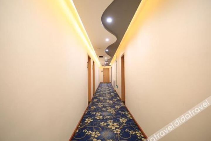 Hotel Interior 11 of 24