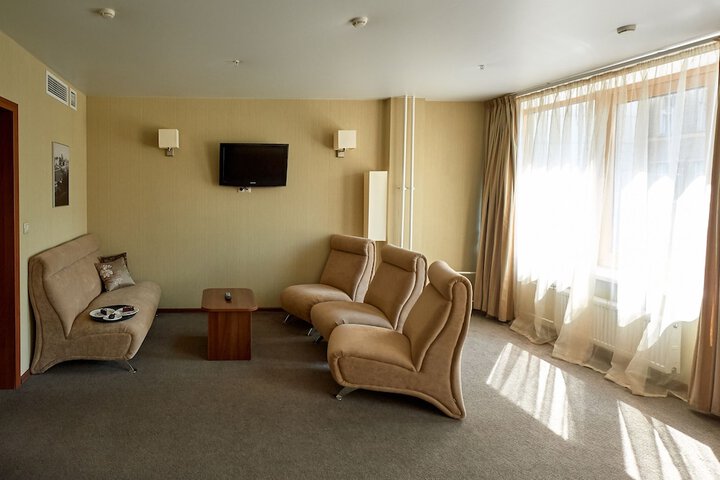 Room 41 of 77