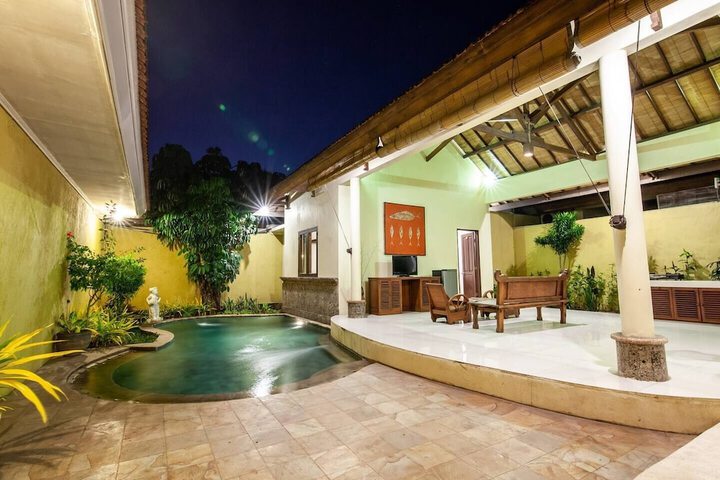 Hotel Exterior 46 of 48
