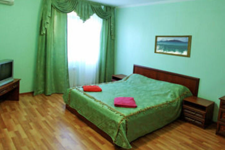 Room 15 of 26
