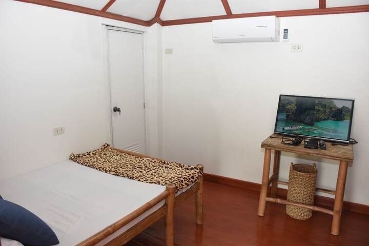 Room 3 of 27