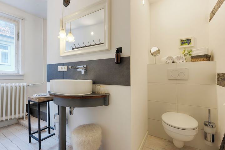 Room 15 of 19