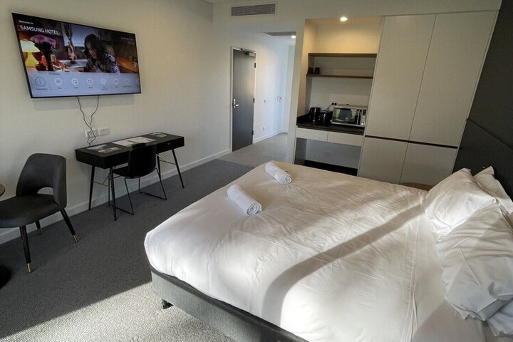 Room 4 of 36