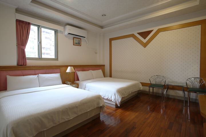 Room 29 of 74