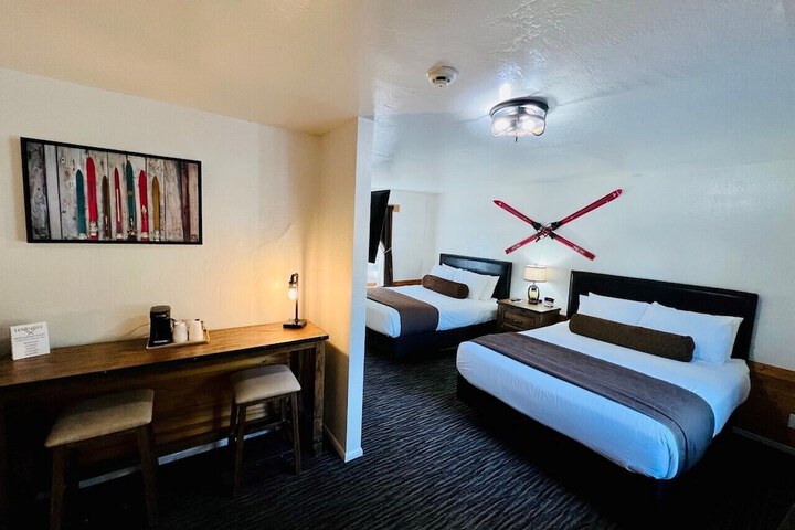 Room 3 of 20