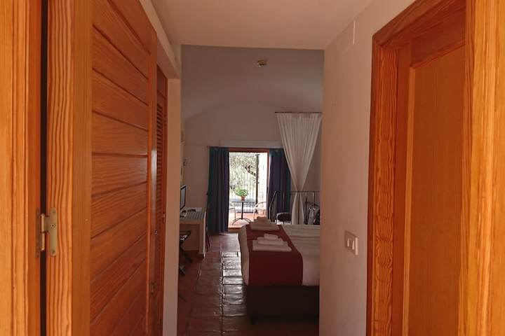 Room 25 of 138