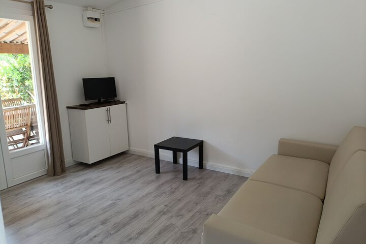 Room 6 of 48