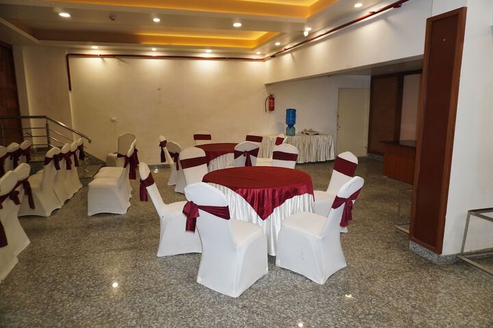 Ballroom/Hall 21 of 25