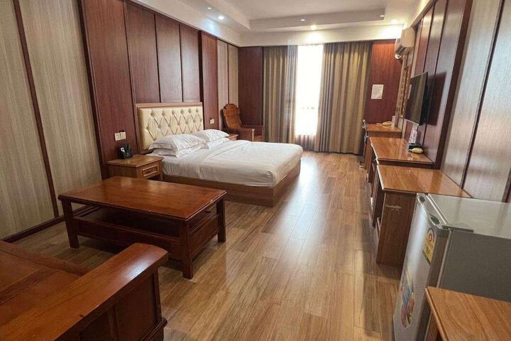 Room 4 of 20