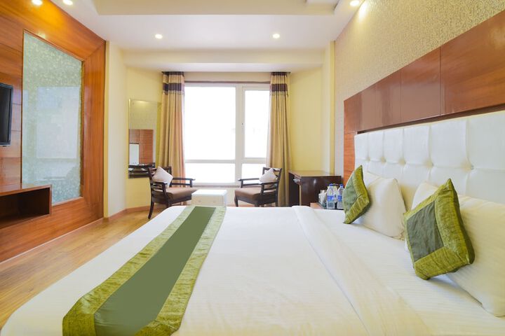 Room 14 of 25