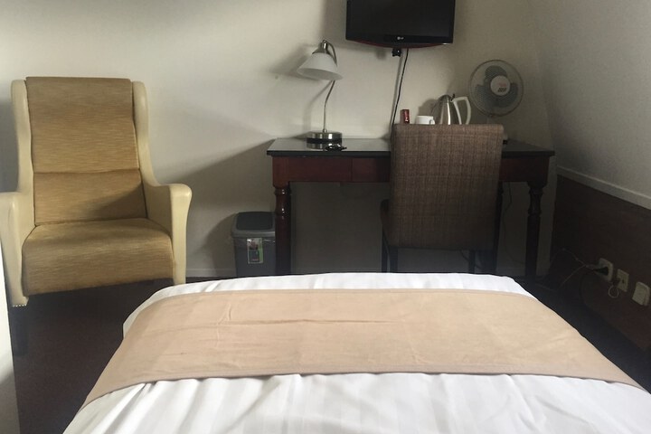 Room 17 of 31