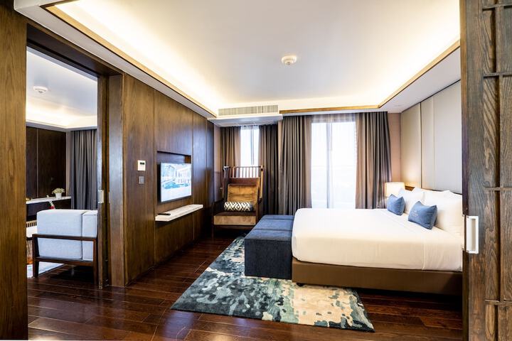 Room 5 of 49