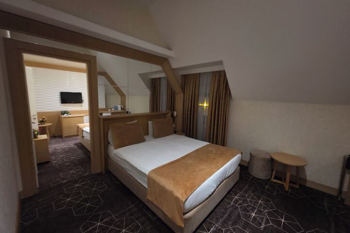 Room 37 of 64