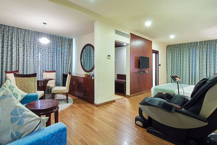Room 4 of 35