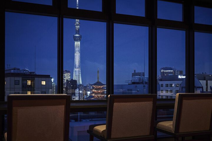 Lounge 76 of 90