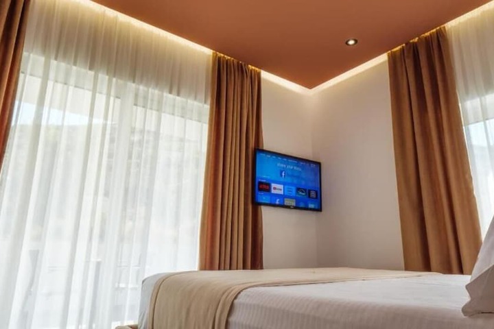 Room 8 of 43