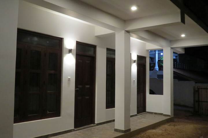 Hotel Exterior 60 of 61