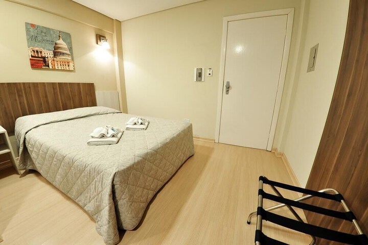 Room 7 of 38