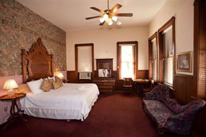 Room 8 of 23