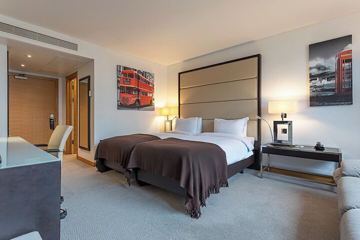 Room 29 of 82