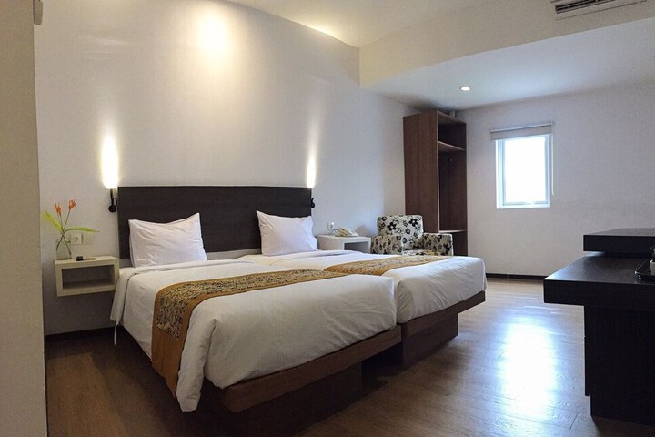 Room 7 of 27