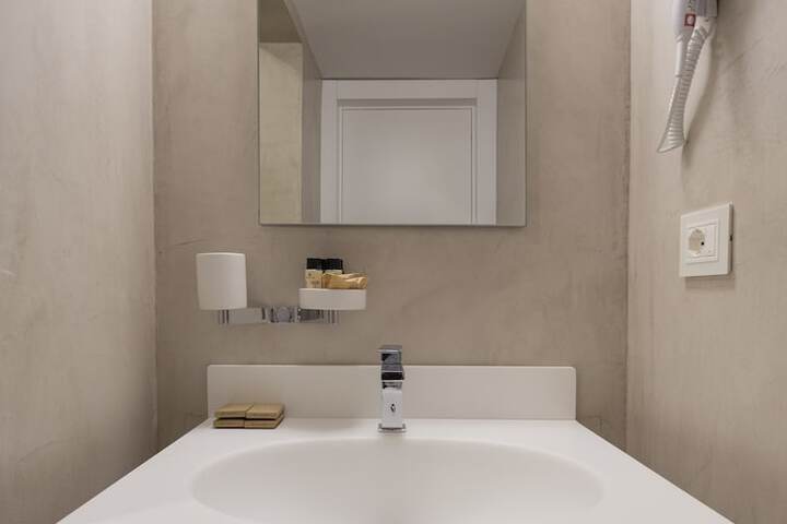 Room 45 of 63