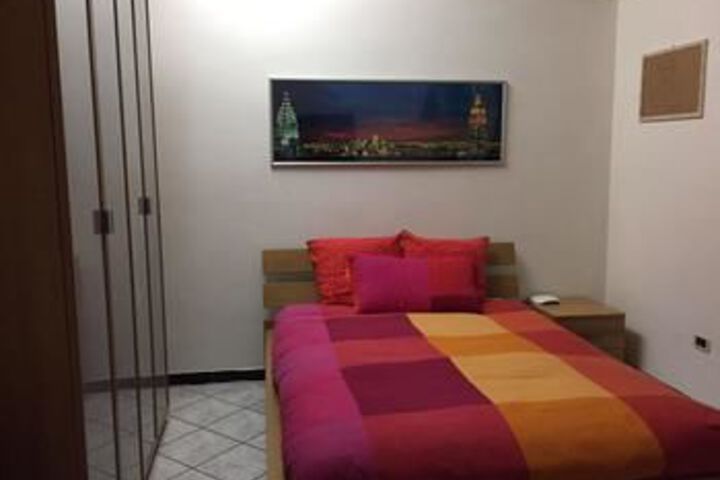 Room 5 of 11