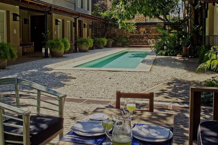 Hotel Pool