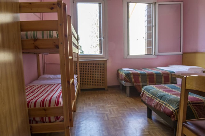Room 11 of 34