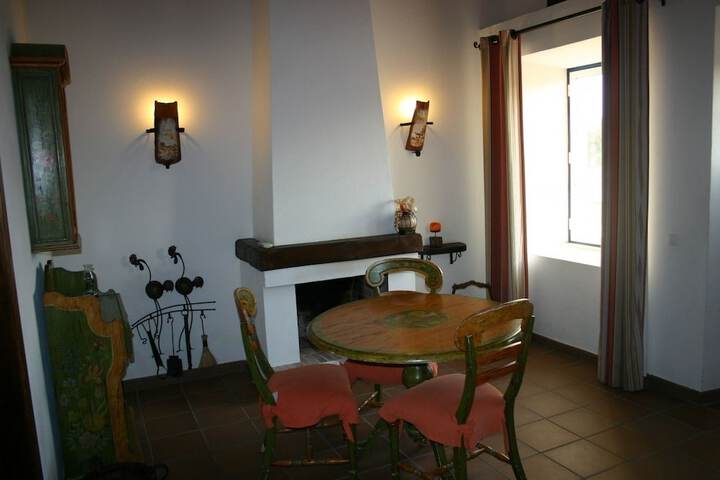 Room 10 of 38