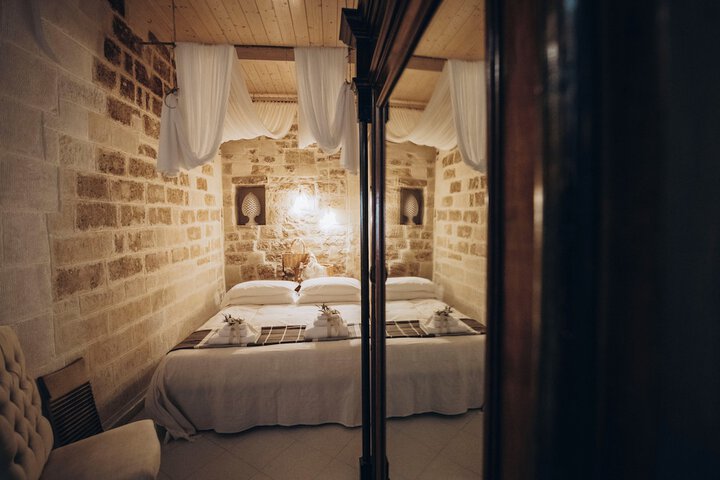 Room 25 of 106