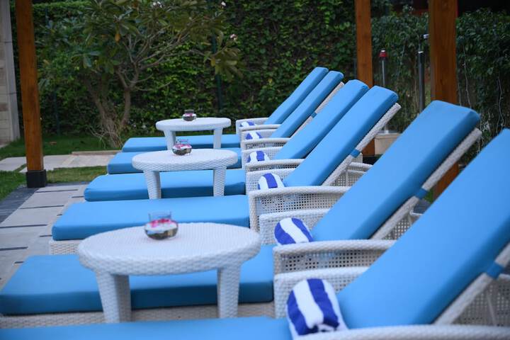Pool 33 of 74