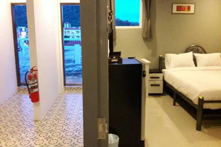 Room 19 of 117